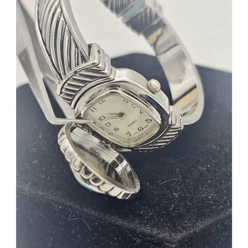 Japan Movement Quartz Watch Silver Tone Bracelet With Blue Accent